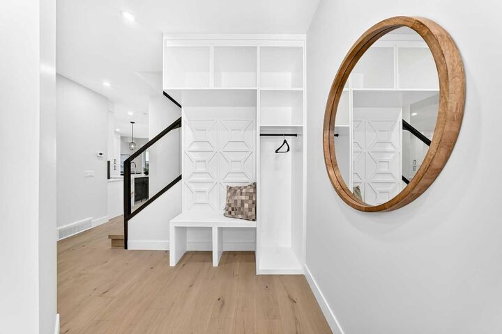 Property Photo: 3106 15 Avenue SW AB T3C 0Y6