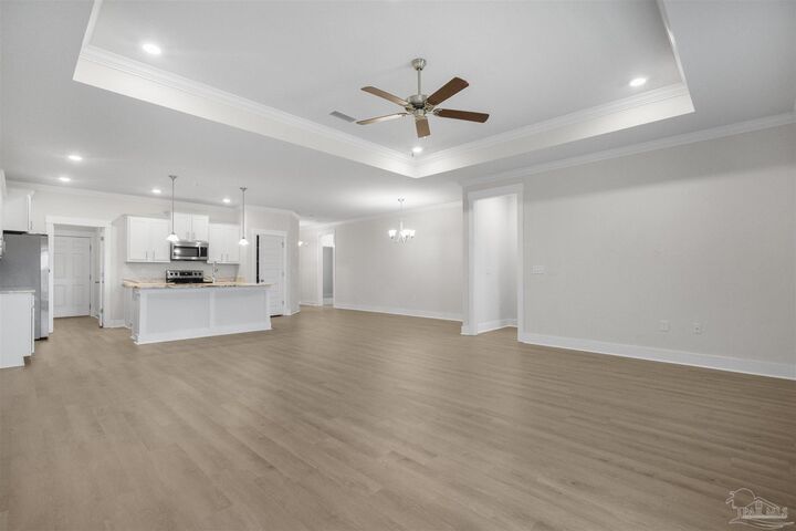 Property Photo: 704 Brambling Ct FL 32533