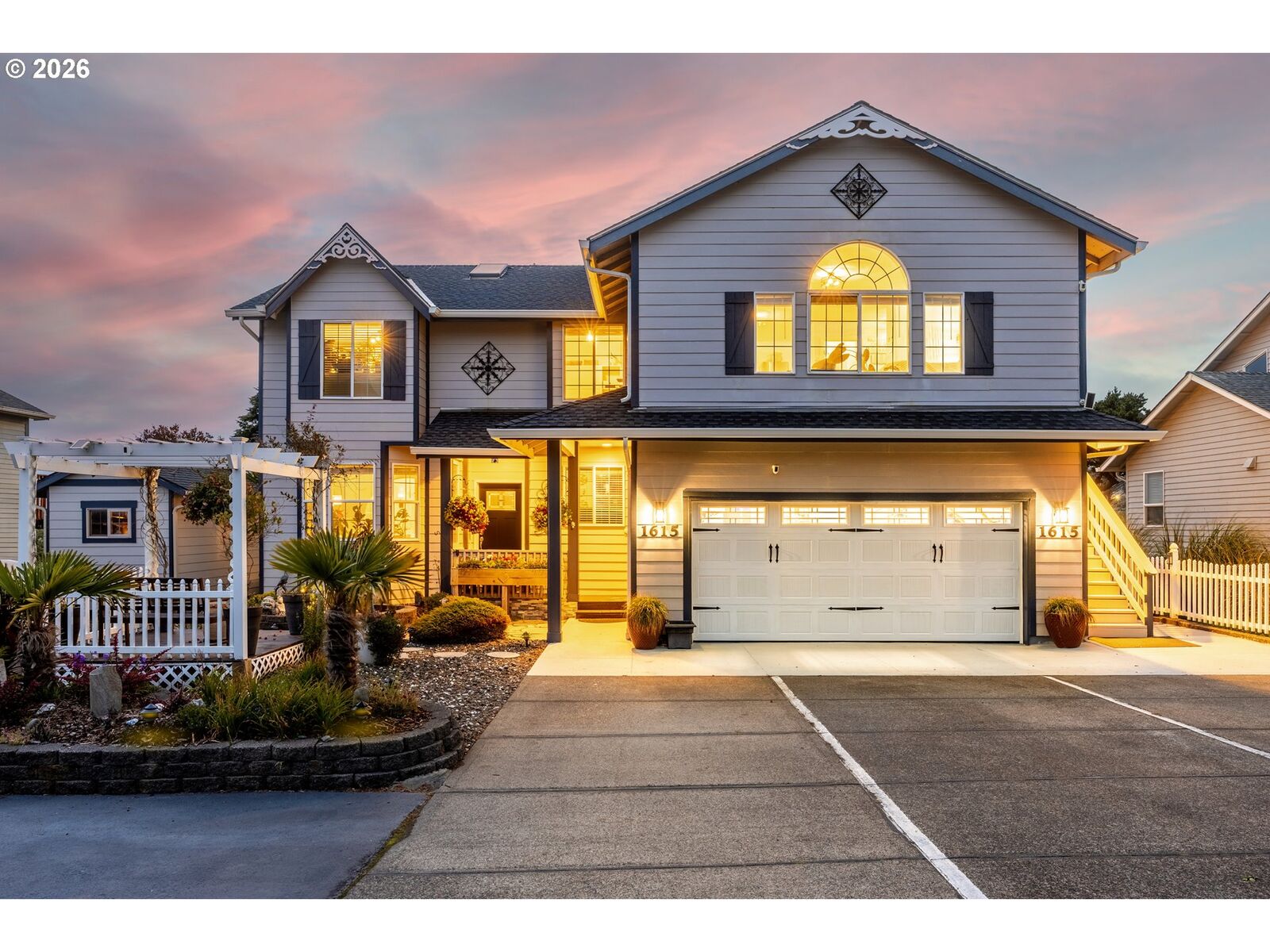 Property Photo: 1615 NW 39th St OR 97367