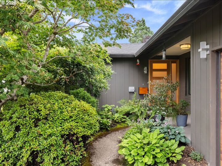 Property Photo: 1525 SW 132nd Ave OR 97005