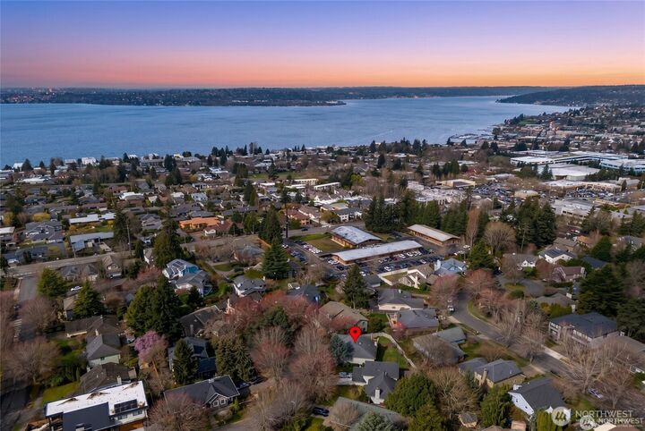 Property Photo: 6304 110th Avenue NE WA 98033