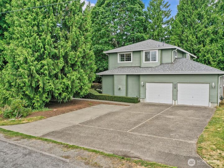 Property Photo: 18319 Driftwood Drive E WA 98391