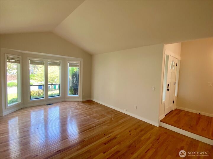 Property Photo:  650  Jasmine Place NW  WA 98027 