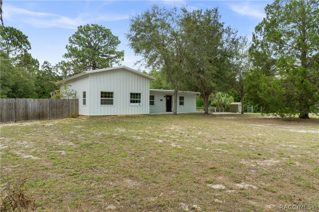 Property Photo: 1481 N Dunkenfield Avenue FL 34429