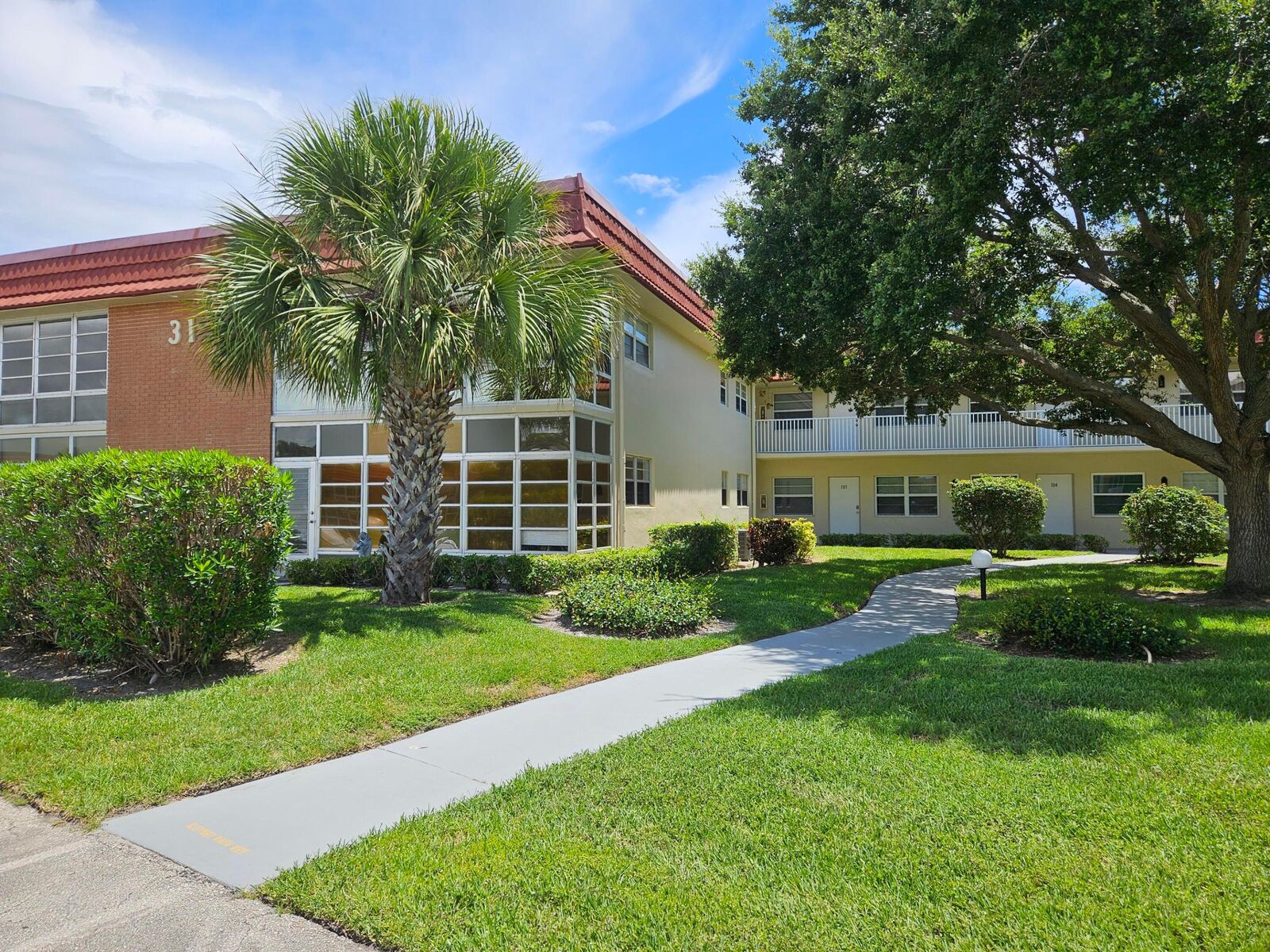Property Photo:  31 Pine Arbor Lane  FL 32962 