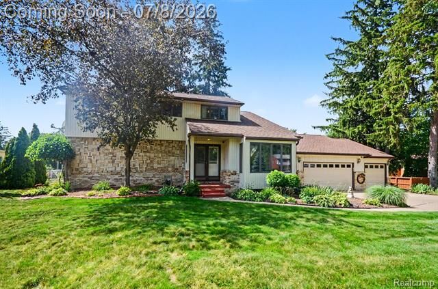 Property Photo:  52905 Heatherway Drive  MI 48316 