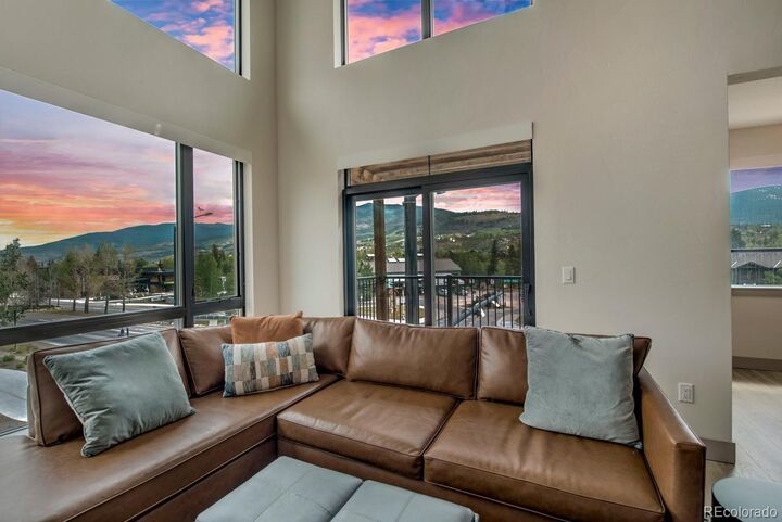 Property Photo: 37 W 4th Street 301E CO 80498