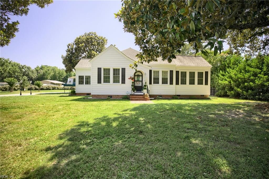 Property Photo:  2750 New Point Comfort Hwy  VA 23138 