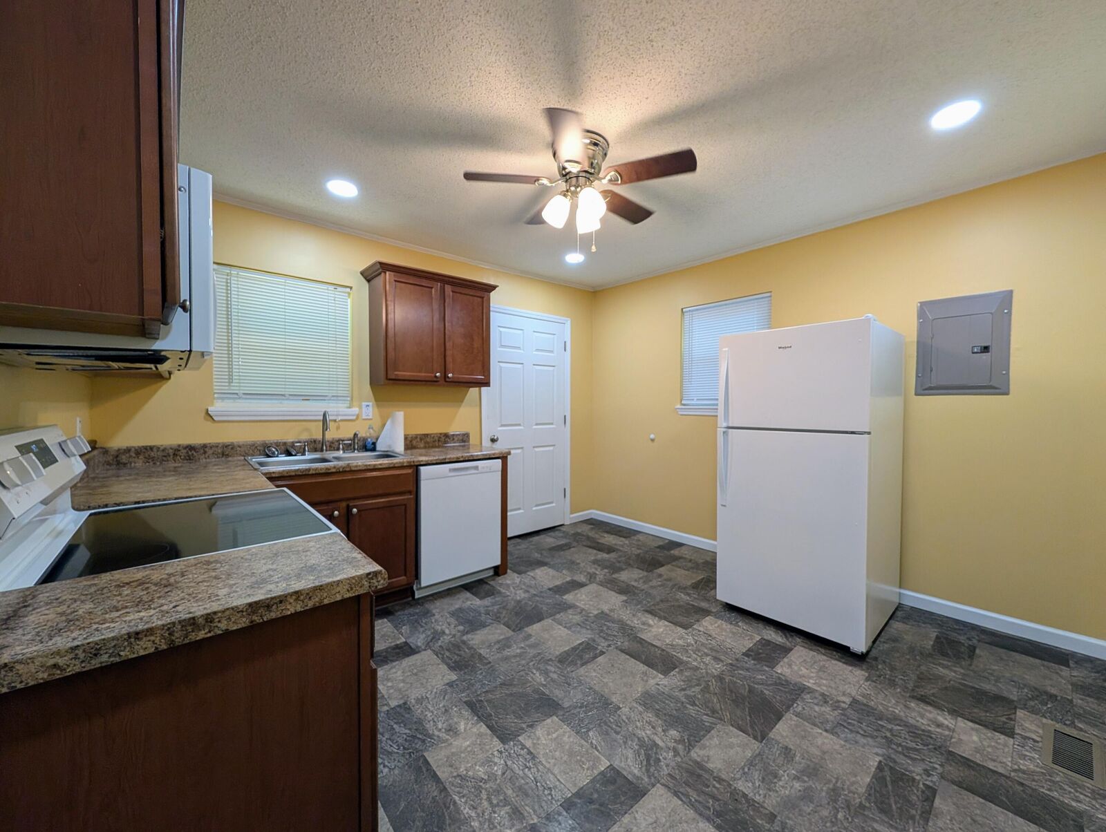 Property Photo:  125 Dixie Drive NE  TN 37323 
