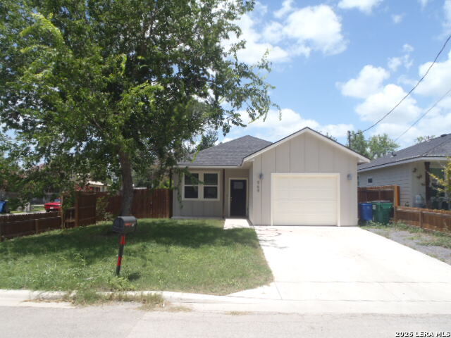 Property Photo:  964 Allende St  TX 78155 