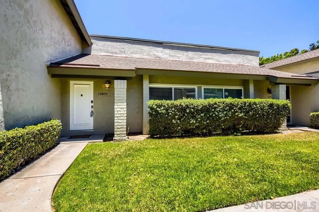 Property Photo: 10839 Caravelle Place CA 92124