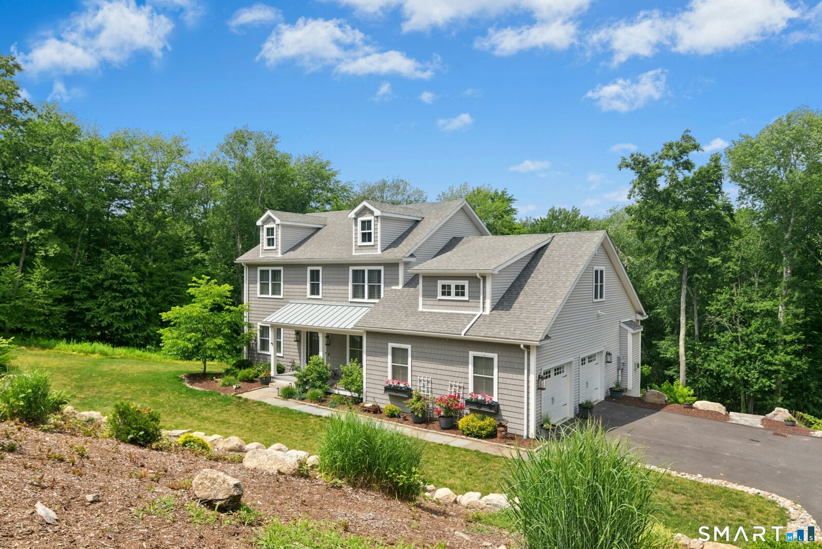Property Photo:  1 Percheron Drive  CT 06468 