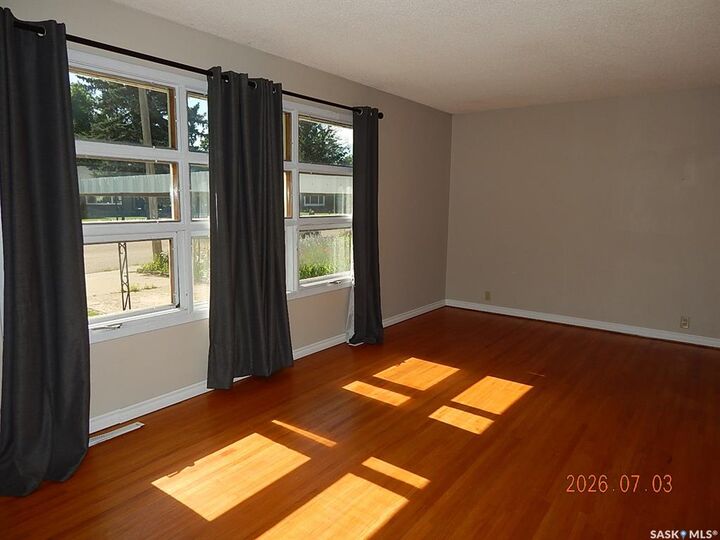Property Photo:  710 3rd Street E  SK S0H 0B0 