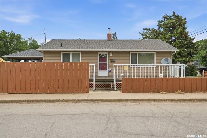 1086 9th Avenue SW — photo 1