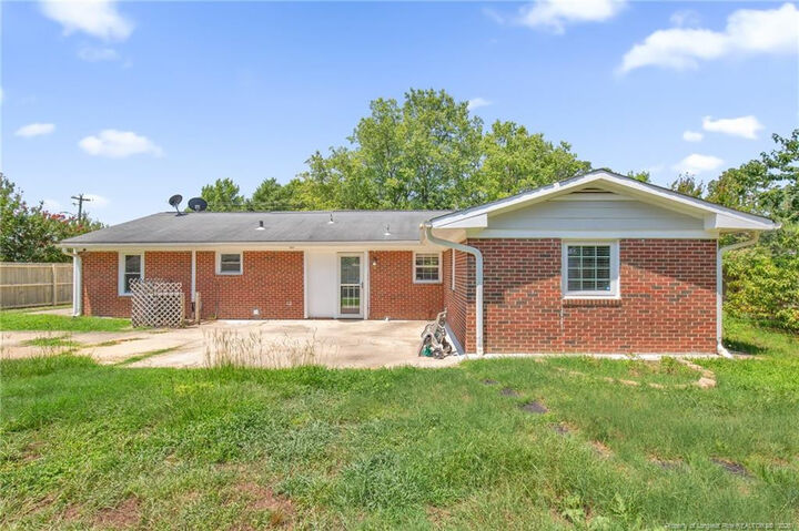 Property Photo: 913 Montclair Road NC 28314