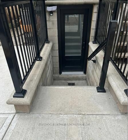 Property Photo:  259 John Street S 2  ON L8N 2C9 