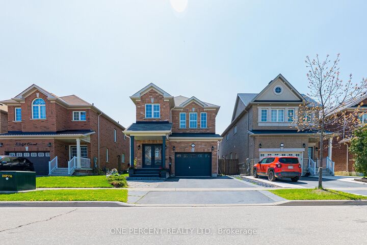 6 Duffel Crescent — photo 1