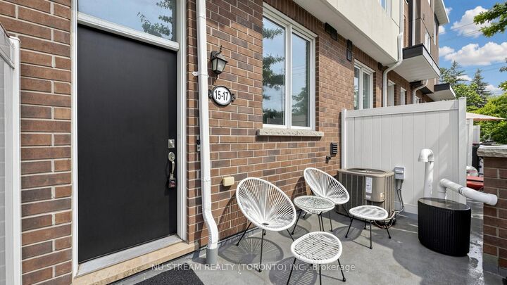 Property Photo: 15 Heron Park Place 17 ON M1E 0B8