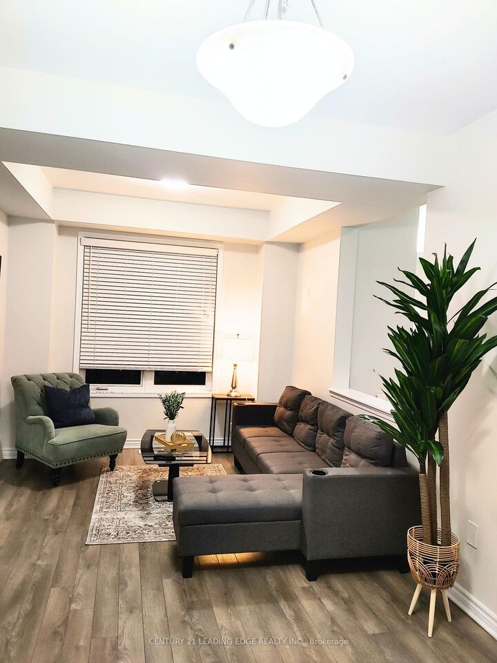 Property Photo:  5 Fusilier Drive  ON M1L 0J4 