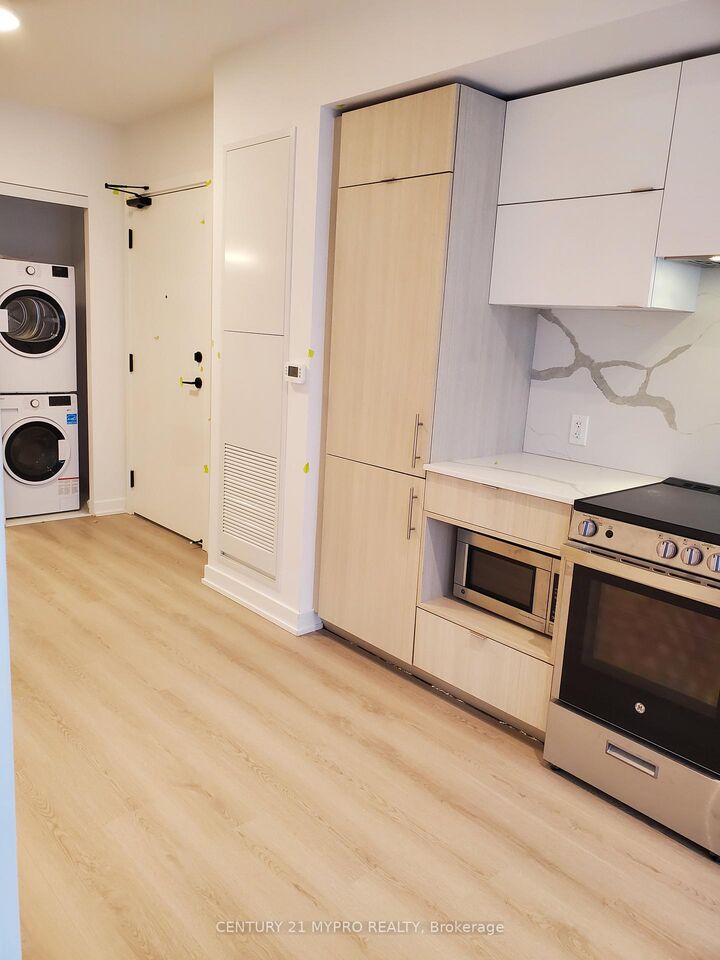 Property Photo: 100 Queen Street #1015 ON M5C 0B5