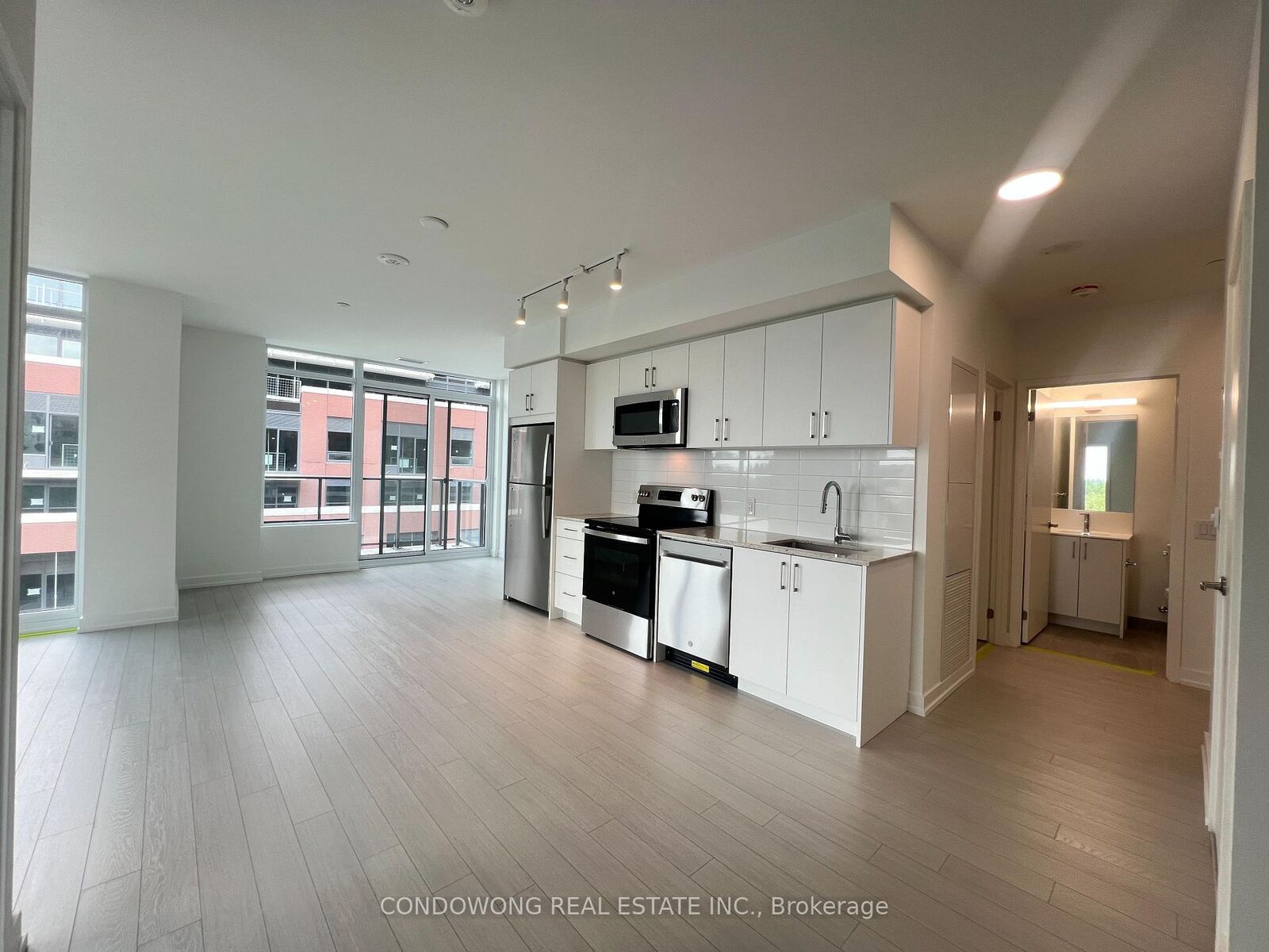 Property Photo: 4010 Eglinton Avenue W 612 ON M5N 1A2