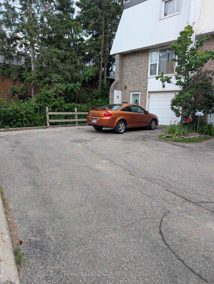Property Photo:  70 Morgan Avenue 15  ON N2A 2M2 