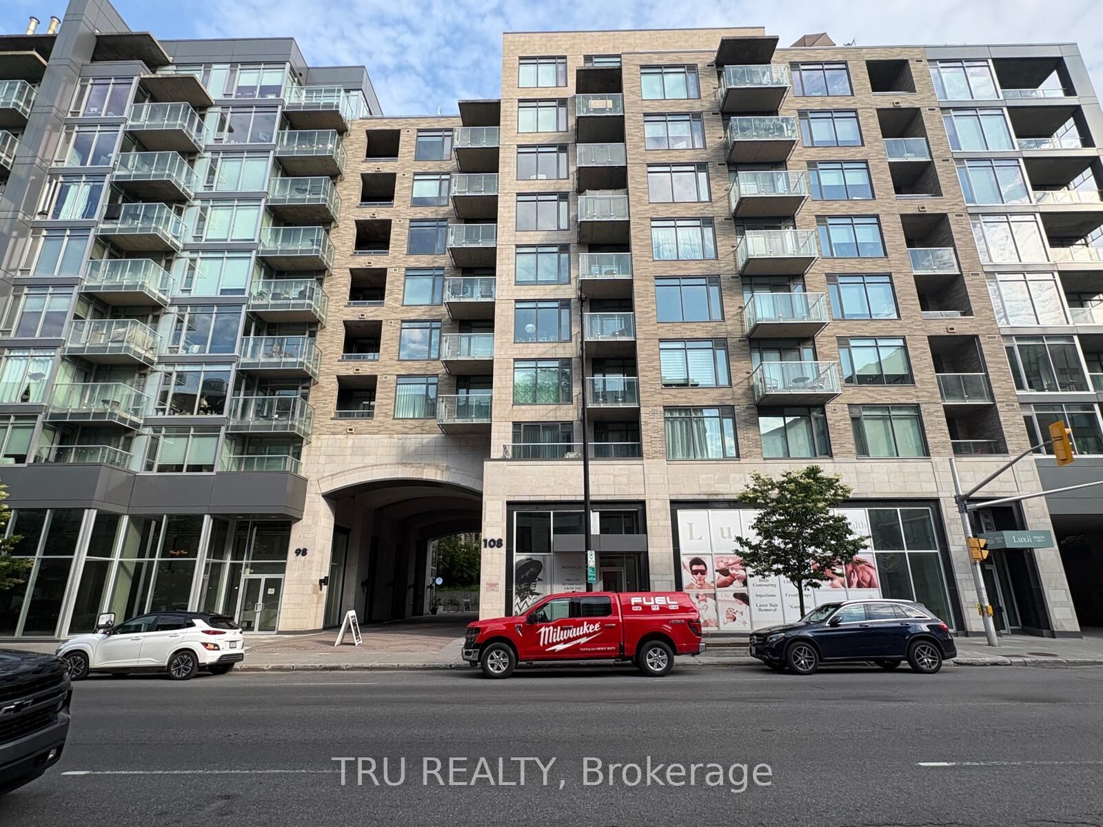 Property Photo: 108 Richmond Road 607 ON K1Z 0B3