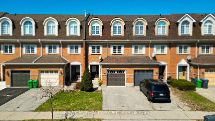 Photo de la propriété: 3409 Southwick Street ON L5M 7M1