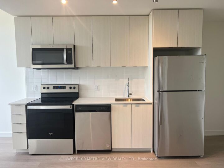 Property Photo: 859 The Queensway N/A 814 ON M8Z 1N8