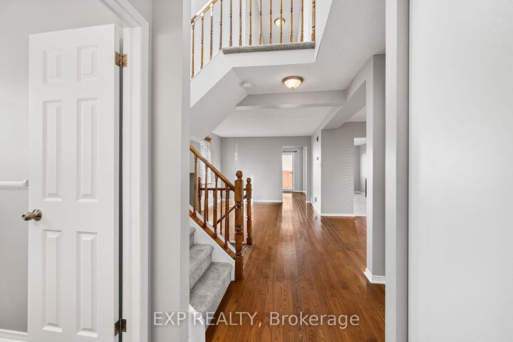 Property Photo: 32 Peacock Crescent ON K2J 3P6
