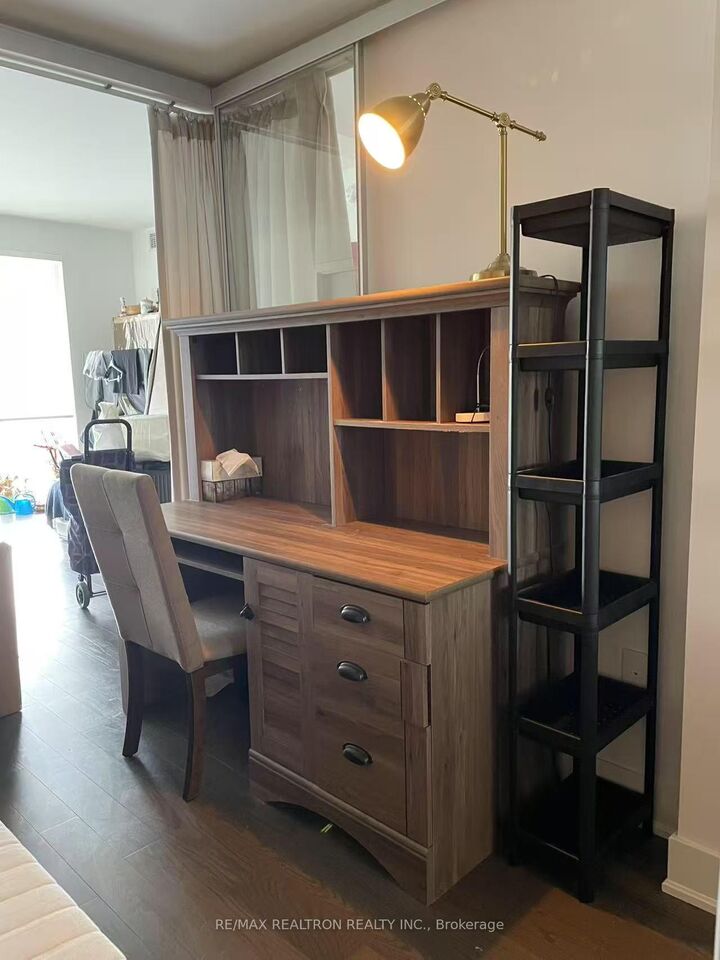 Property Photo:  955 Bay Street 4101 Room C  ON M5S 2A2 