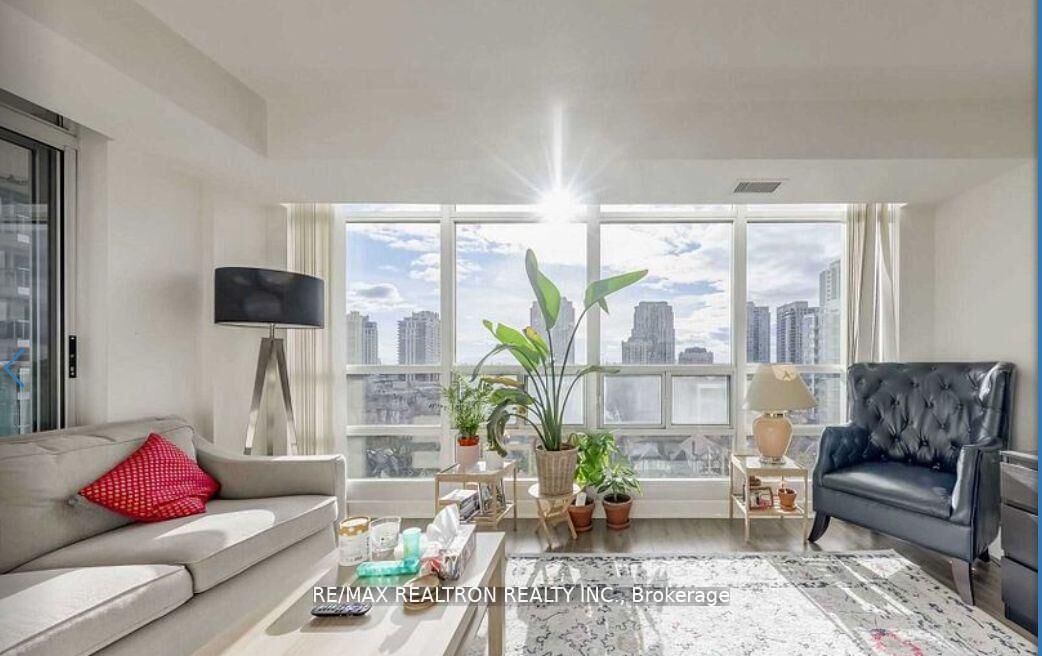 Property Photo:  35 Bales Avenue 1011  ON M2N 7L7 