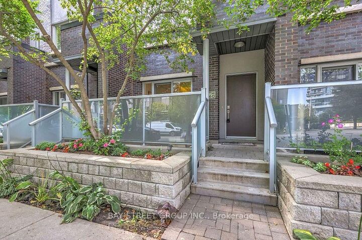 295 Village Green Square 60 — photo 1