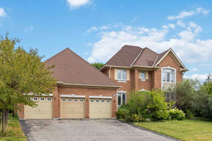 Property Photo: 40 Hunterwood Chase ON L6A 3R9