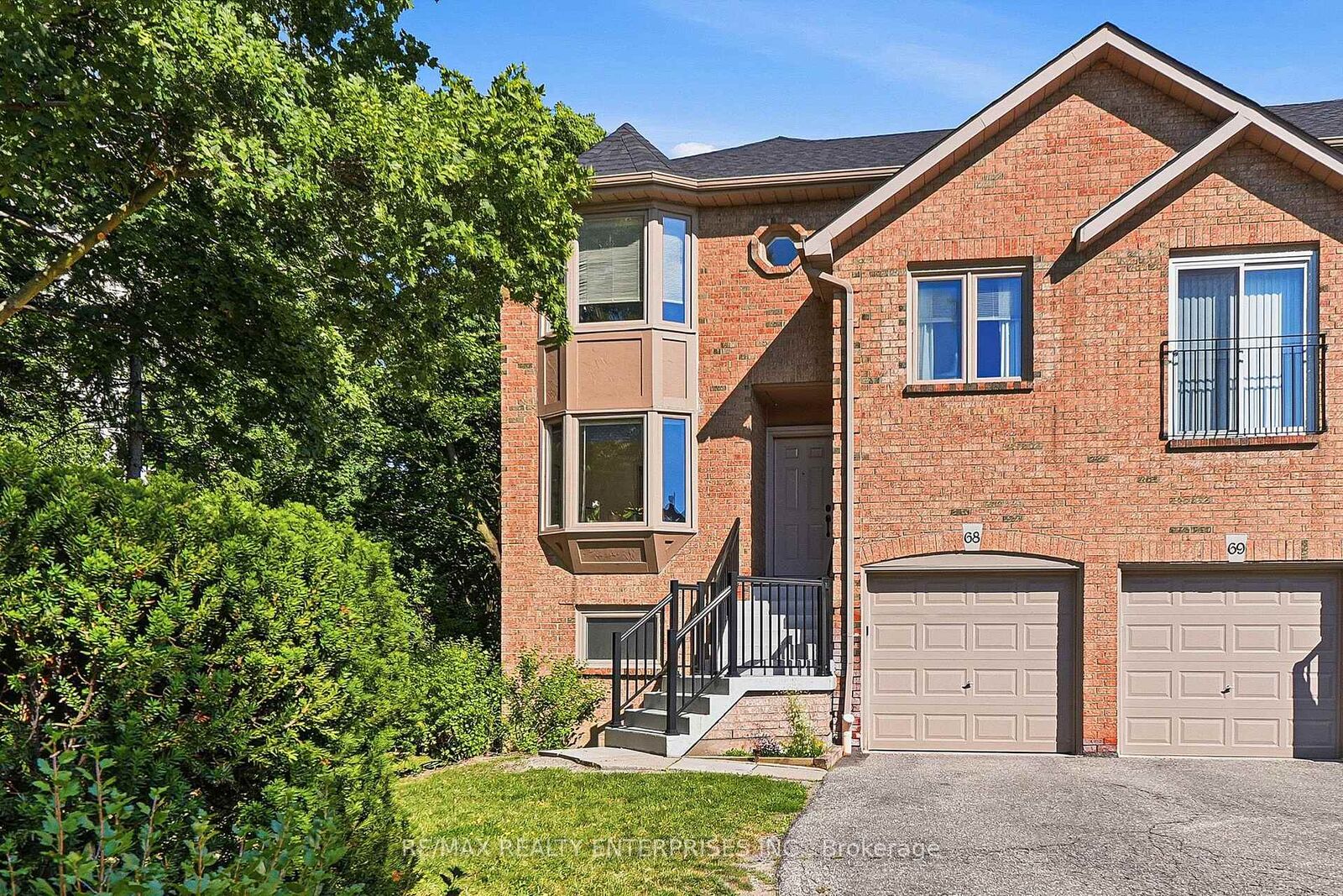 Property Photo: 4635 Regents Terrace 68 ON L5R 1X6