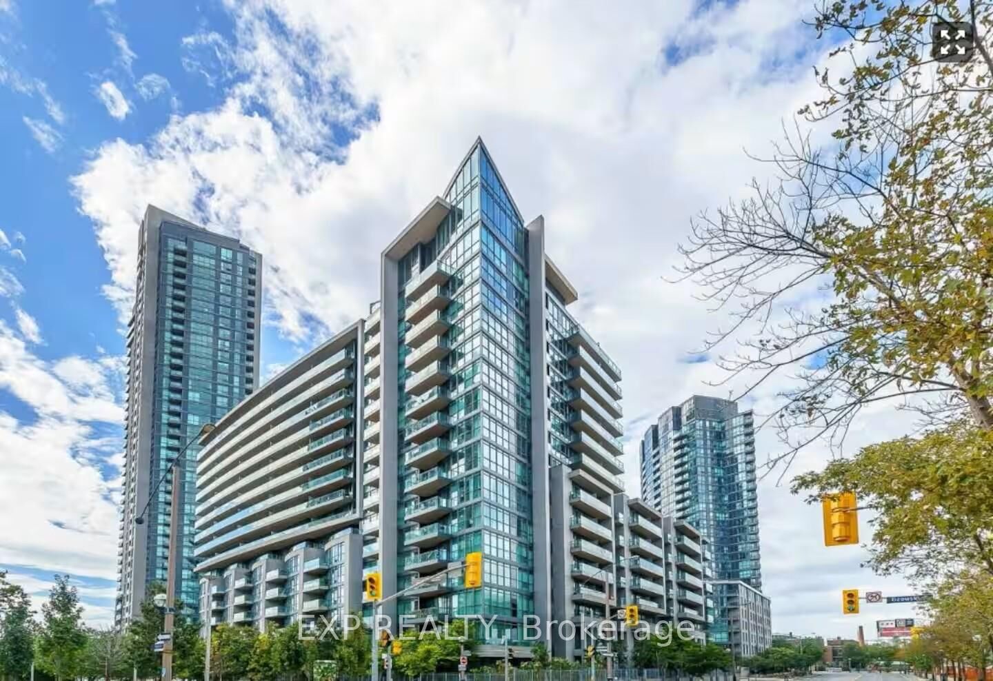 Property Photo: 209 Fort York Boulevard 465 ON M5V 4A1
