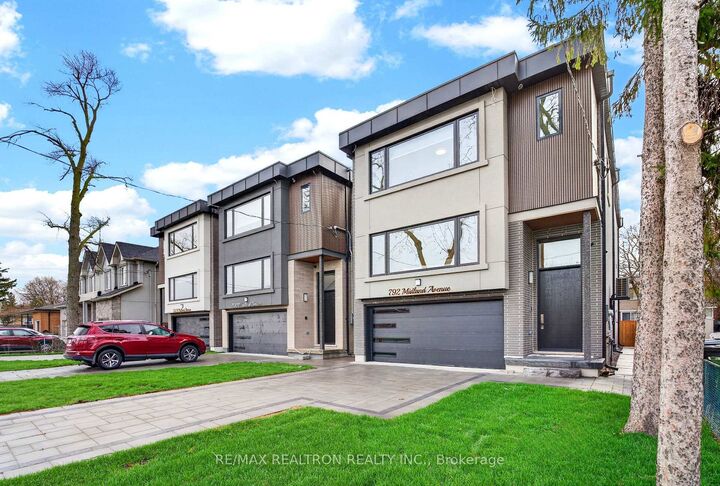 Property Photo: 792 Midland Avenue ON M1K 4E7