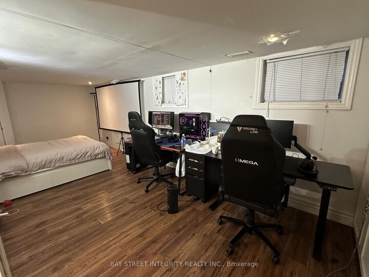 Property Photo: 275 Estelle Avenue Lower ON M2N 5J4