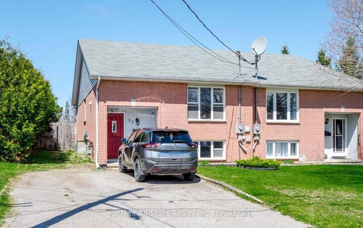 Property Photo: 32 St George Street ON K9V 1W5