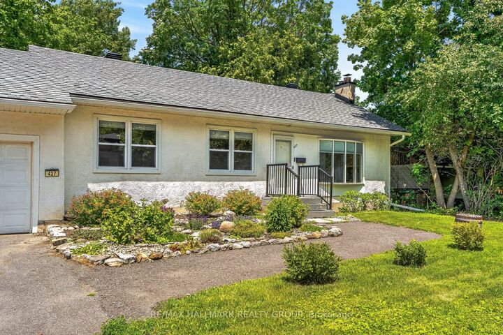 Property Photo:  427 Pleasant Park Road  ON K1H 5M9 