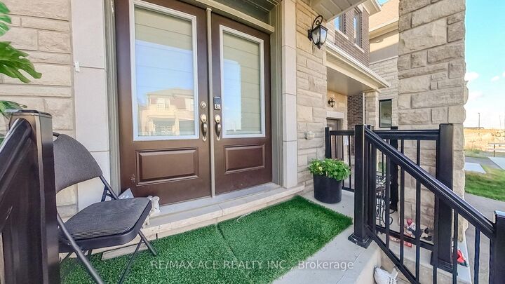 Property Photo: 261 Marigold Court ON L9T 2X5