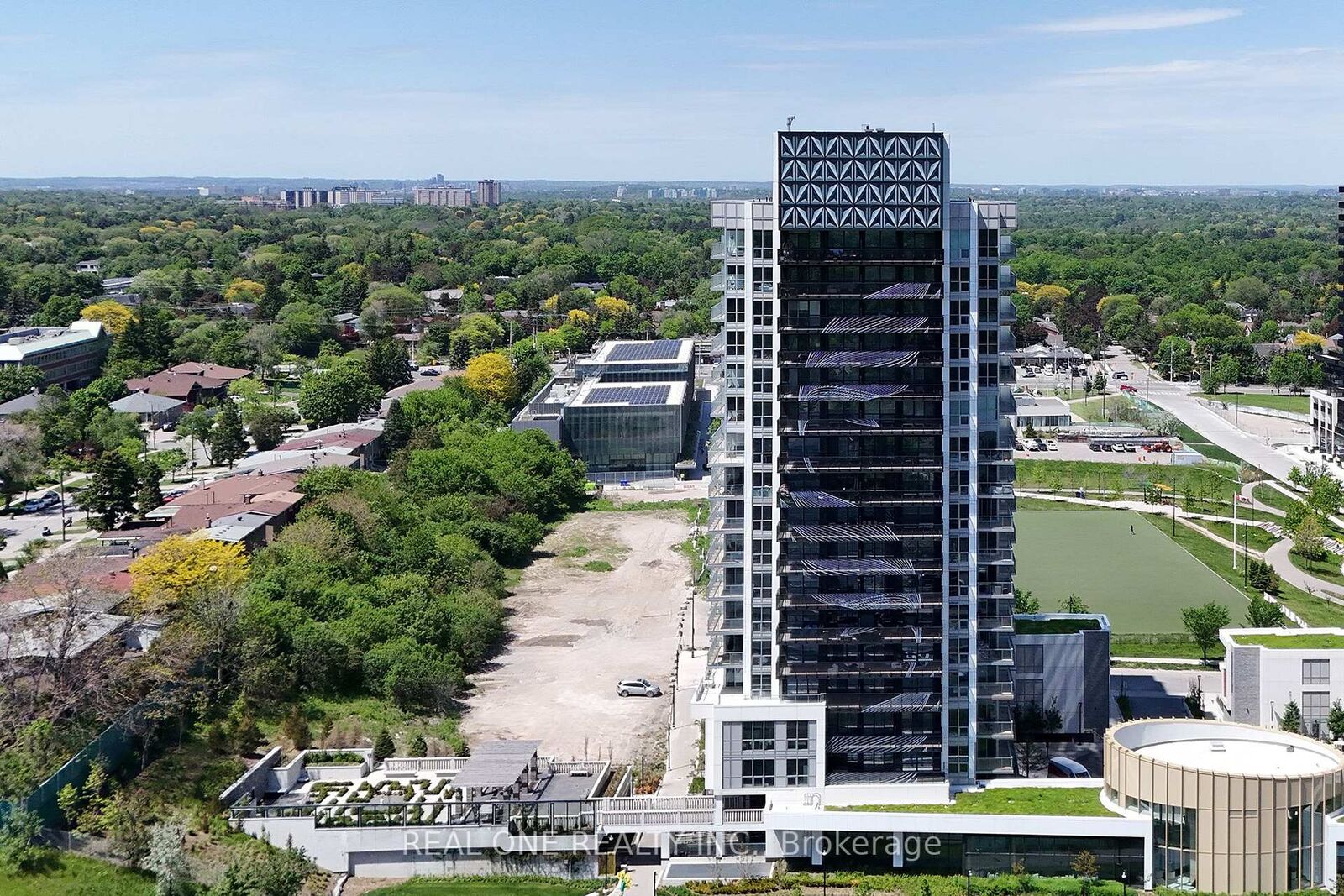 Property Photo: 25 McMahon Drive 503 ON M2K 0J1