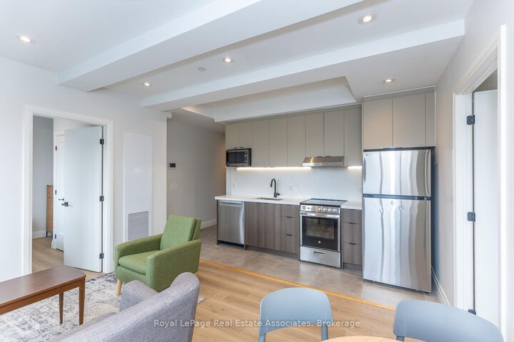 Photo de la propriété:  1000 Bathurst Street 204  ON M5R 3G7 