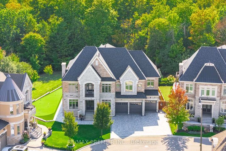 18 Erintown Crescent — photo 1