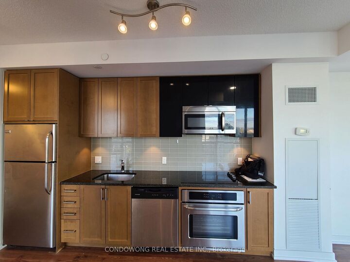 Property Photo:  98 Lillian Street 1915  ON M4S 0A5 