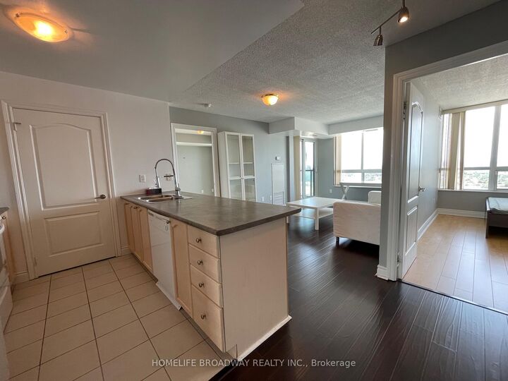 Property Photo:  50 Brian Harrison Way 2907  ON M1P 5J4 