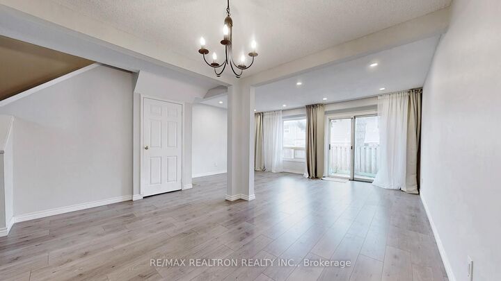 Property Photo:  2079 The Collegeway Way 60  ON L5L 3M1 