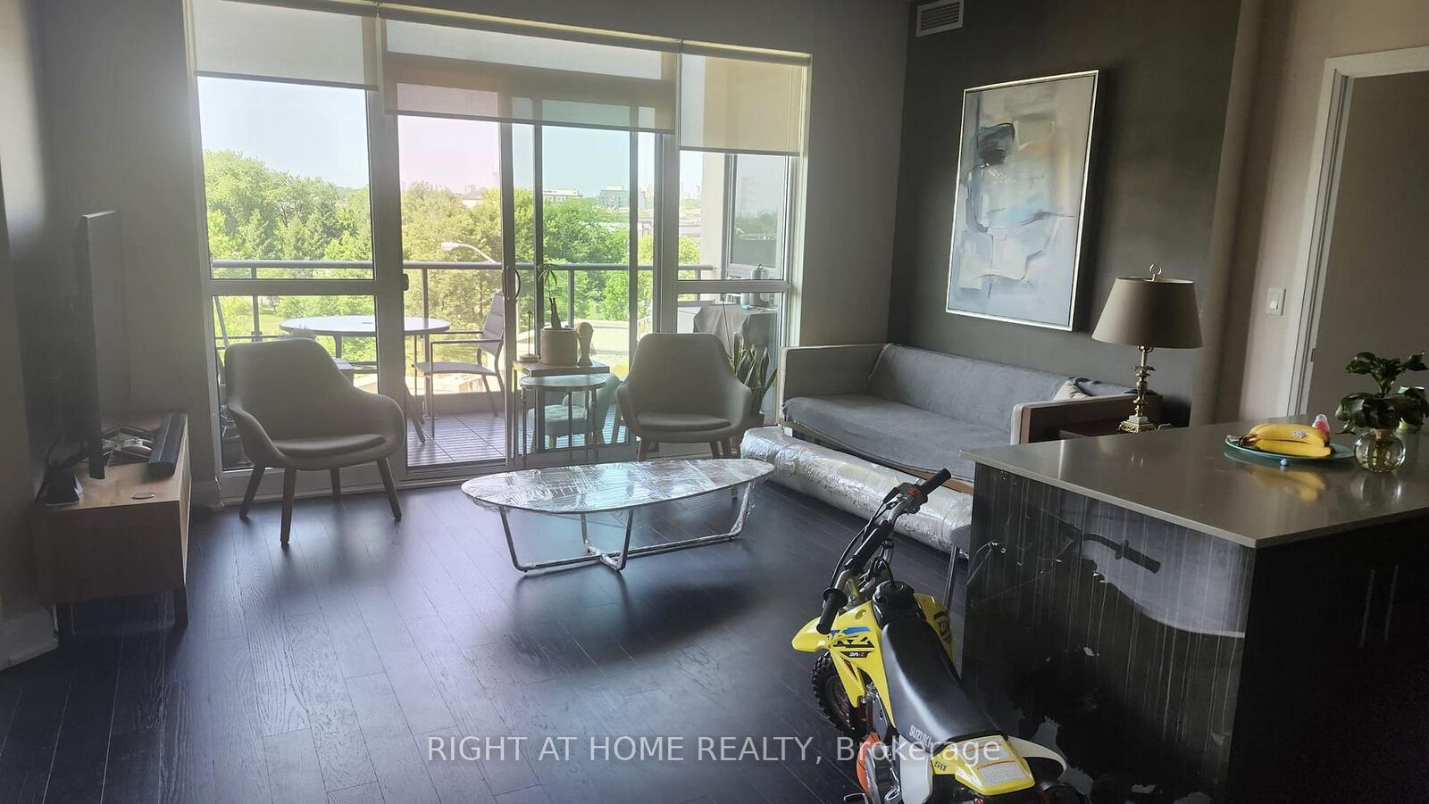 Property Photo:  160 Vanderhoof Avenue 306  ON M4G 0B7 