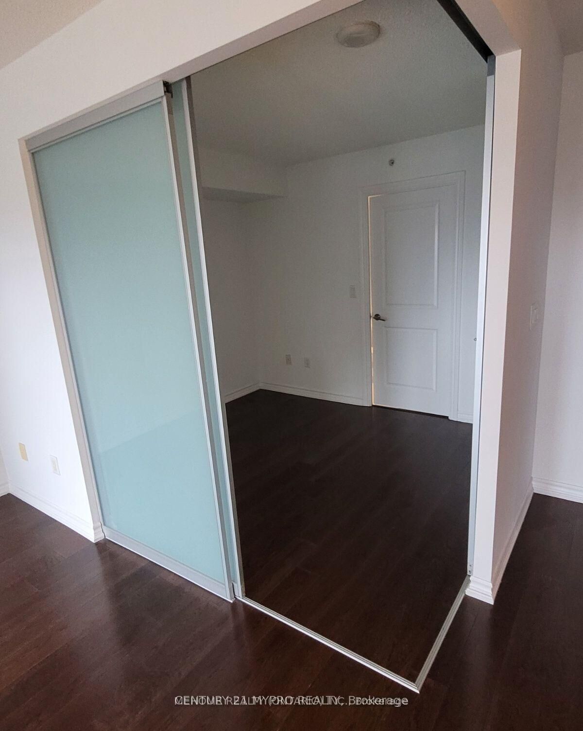 Property Photo:  386 Yonge Street #1714  ON M5B 0A5 