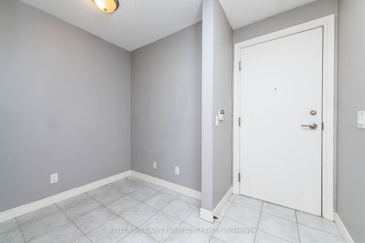 Property Photo:  70 Town Centre Court 806  ON M1P 0B2 